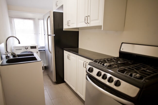 Building Photo - Gorgeous 3br cottage apartment on North St.