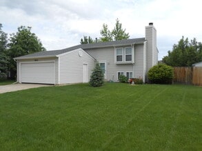 Building Photo - 903 Banyan Ct