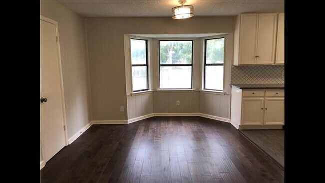 Foto del edificio - 6005 Whitley Rd