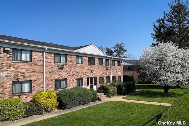Foto principal - 403 E Main St