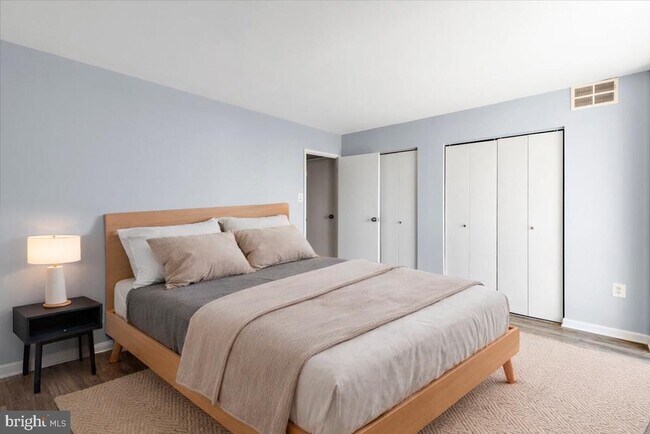 Foto del edificio - 5300 Holmes Run Pkwy