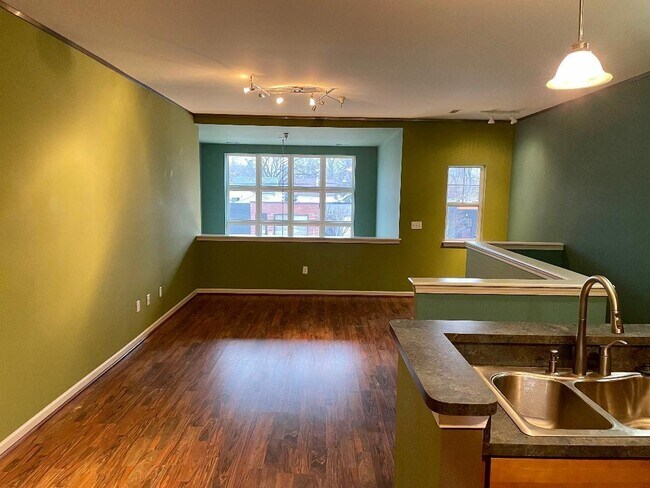 Foto del edificio - 3306 Hilton Rd