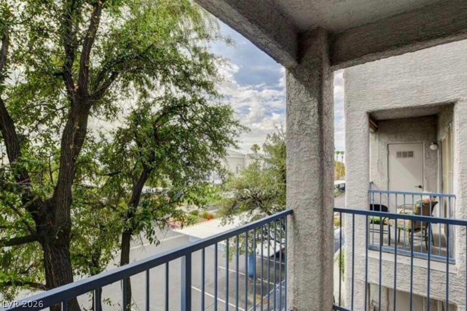 Building Photo - 2201 Ramsgate Dr
