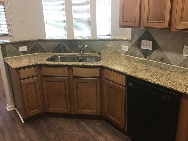 Foto del edificio - 8630 Henrico Ln