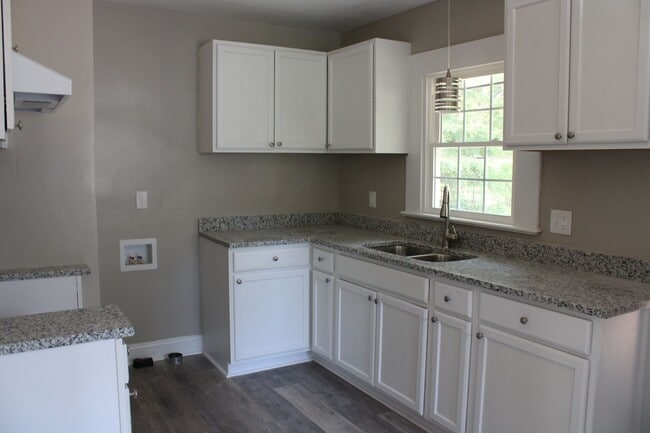 Foto del edificio - 502 Macon St S