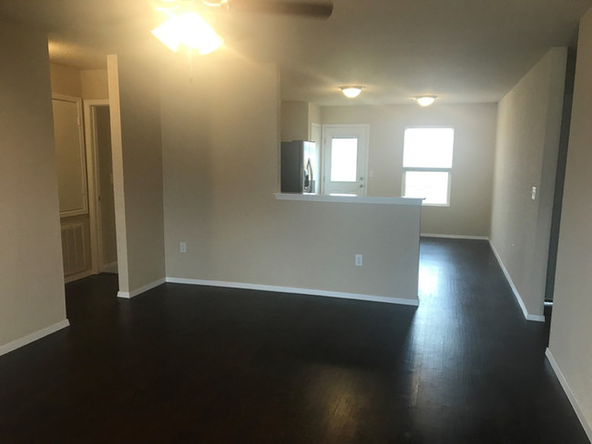 Building Photo - 3814 Rosebud Ln