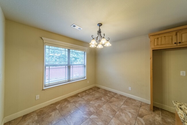 Building Photo - 3205 SW Briar Creek Ave