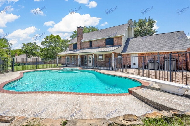 Foto del edificio - 606 Oak Ridge Dr