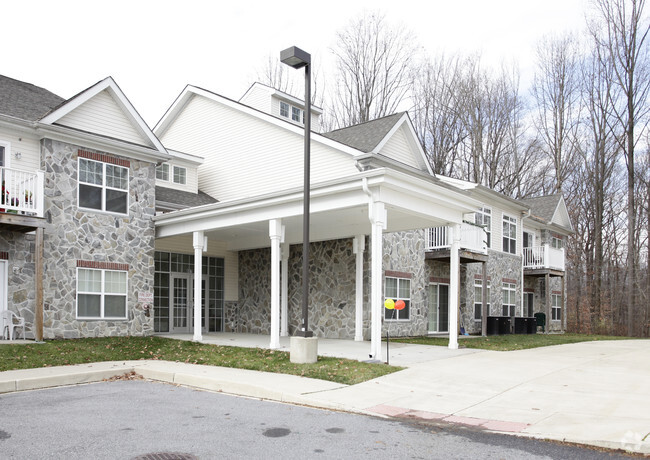 Building Photo - The Enclave at Stoneyridge