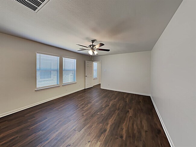 Foto del edificio - 18011 Shallow Leaf Ln