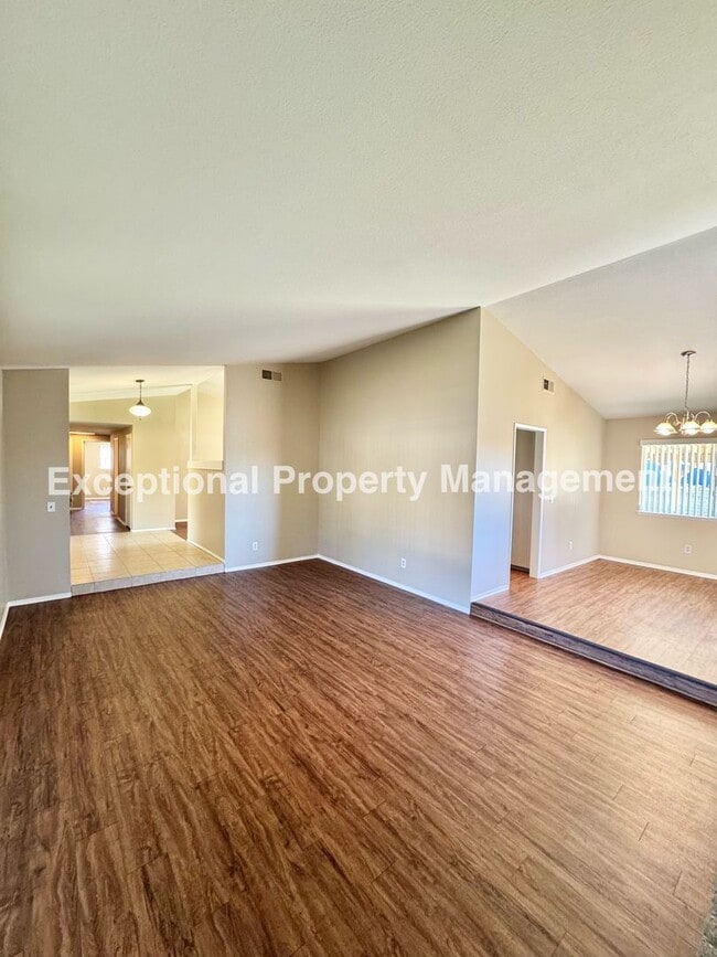 Foto del edificio - Ready to move in 4 bedroom 2 bath home!