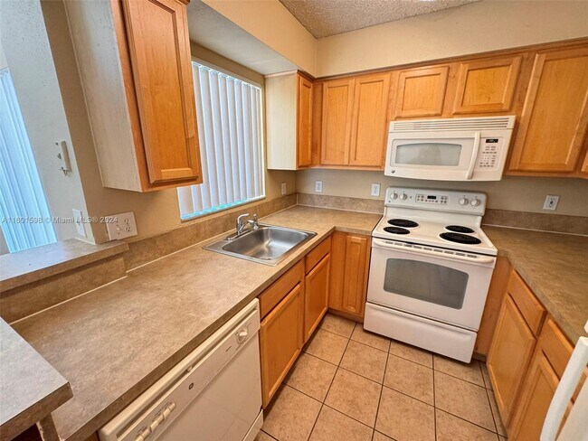 Building Photo - 7650 Westwood Dr