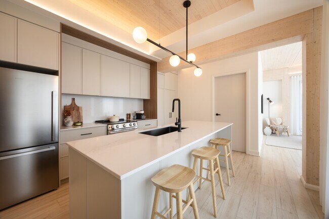Building Photo - Andas