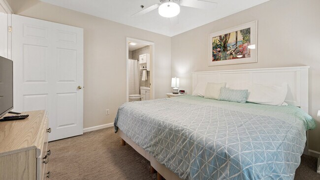 Foto del edificio - 562 Blue Stem Dr