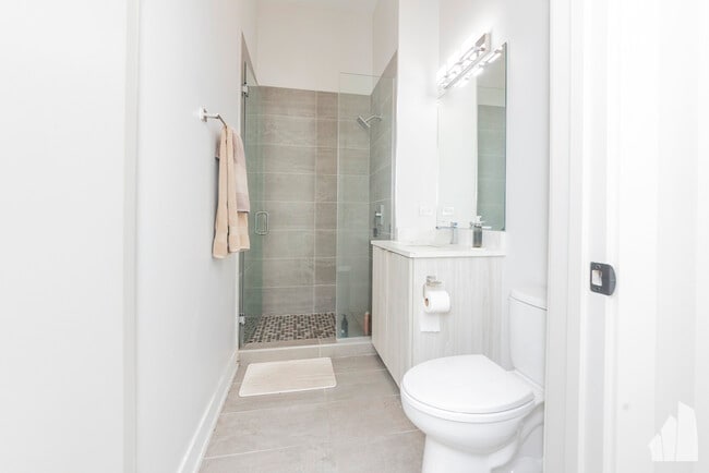 Building Photo - 2322 N Clark St