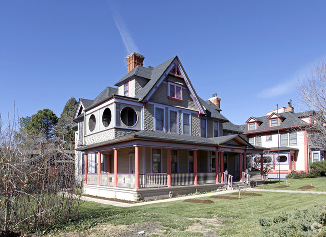 Building Photo - Hearthstone Inn Apartments