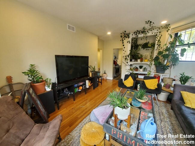 Photo - 1914 Beacon St Apartment