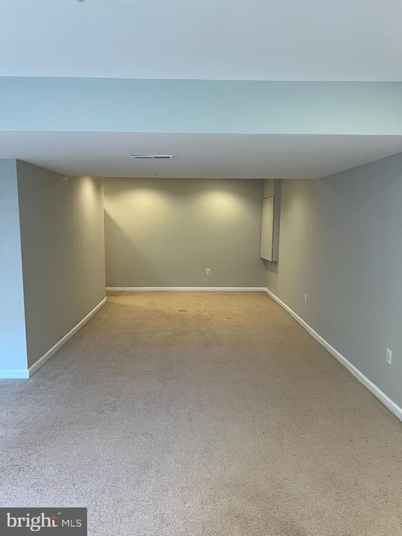 Building Photo - 7700 Down Ct