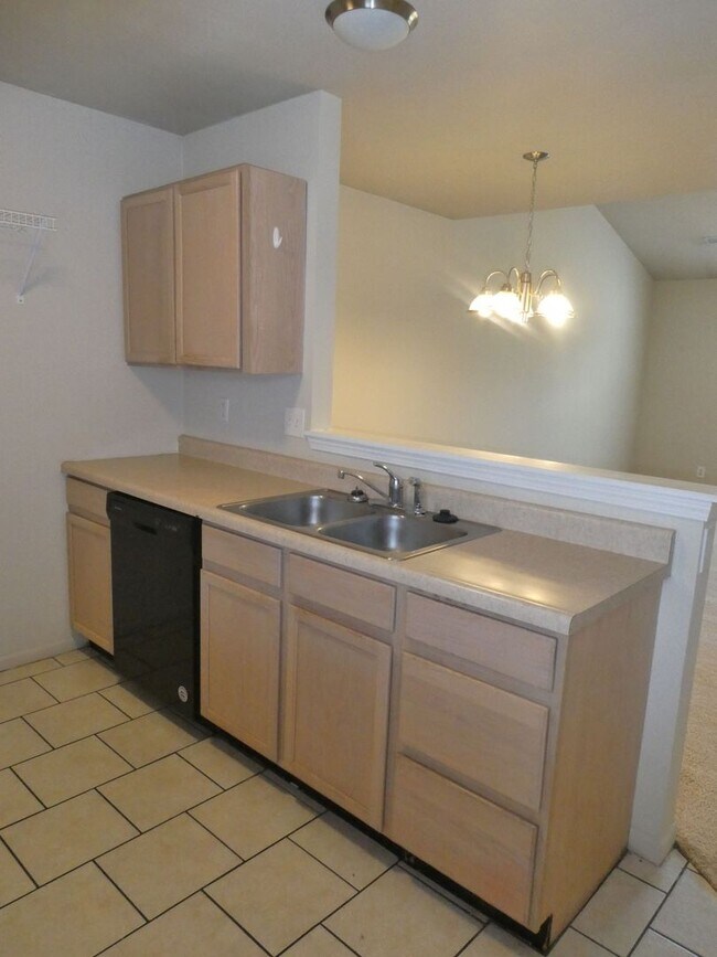 Building Photo - 4409-11 Derby Ridge Dr