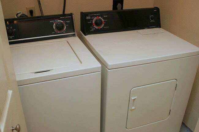 *Estilo estándar - Audubon Court Apartments