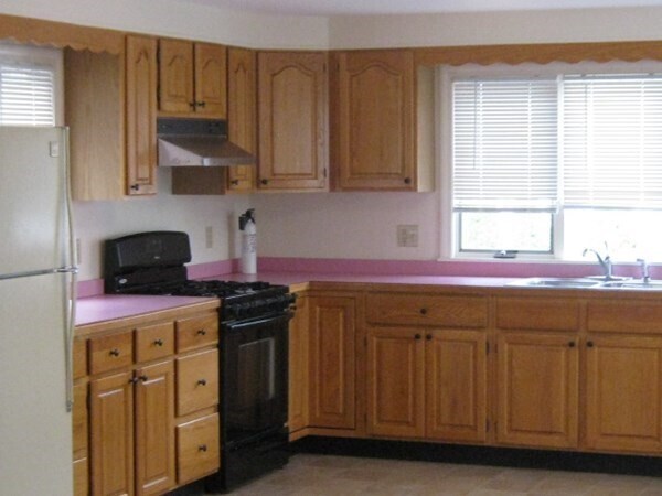 Foto del edificio - 137 Pleasant St