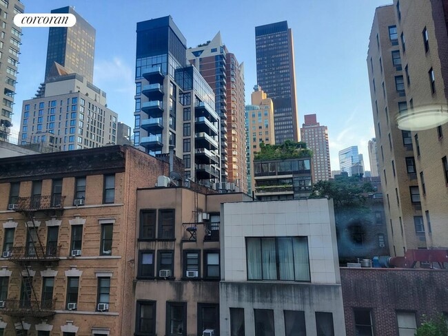 Foto del edificio - 239 E 51st St