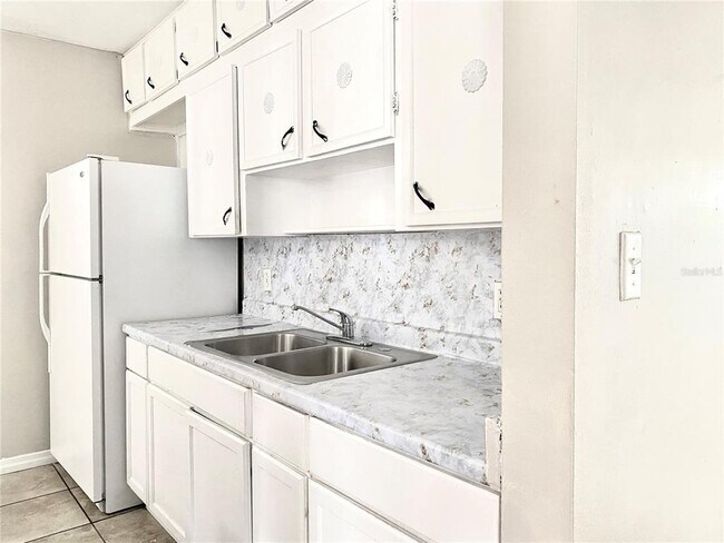Building Photo - 2508 N Beaumont Ave