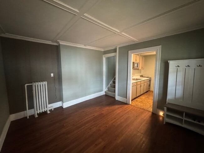 Building Photo - 169 Paddock St