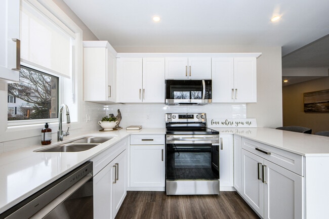 Building Photo - Aura Apartments