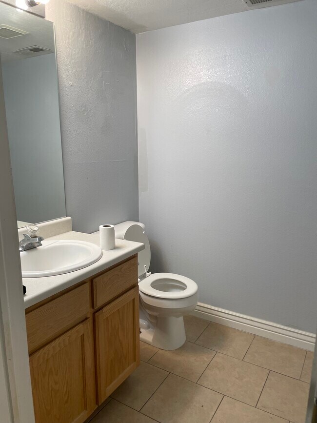 Foto del edificio - 1420 W Salvia Pl