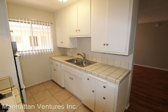 Building Photo - 455 W Dryden St