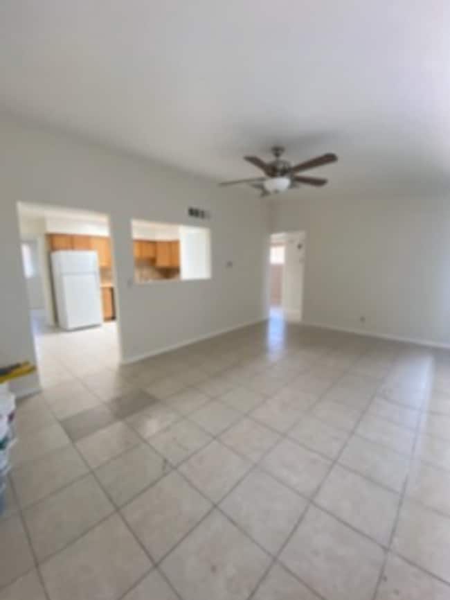 Building Photo - 819 E Alturas St