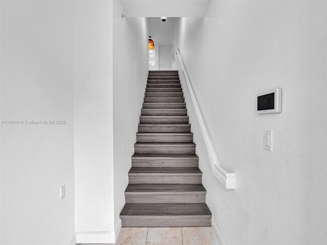 Foto del edificio - 476 SW 147th Ave