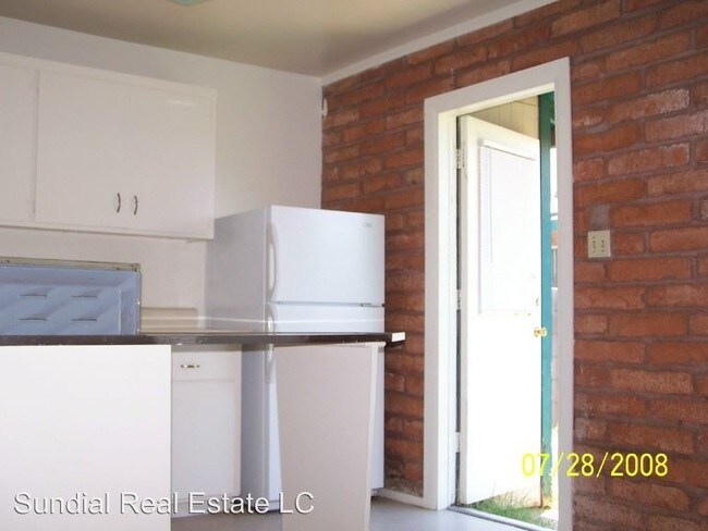 Building Photo - 1012 S Dorsey Ln