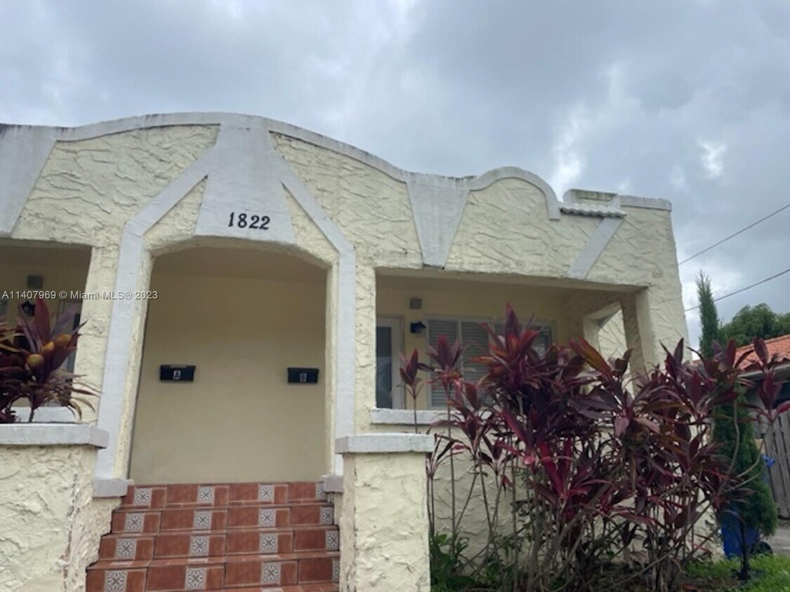 Primary Photo - 1822 NW 4th St