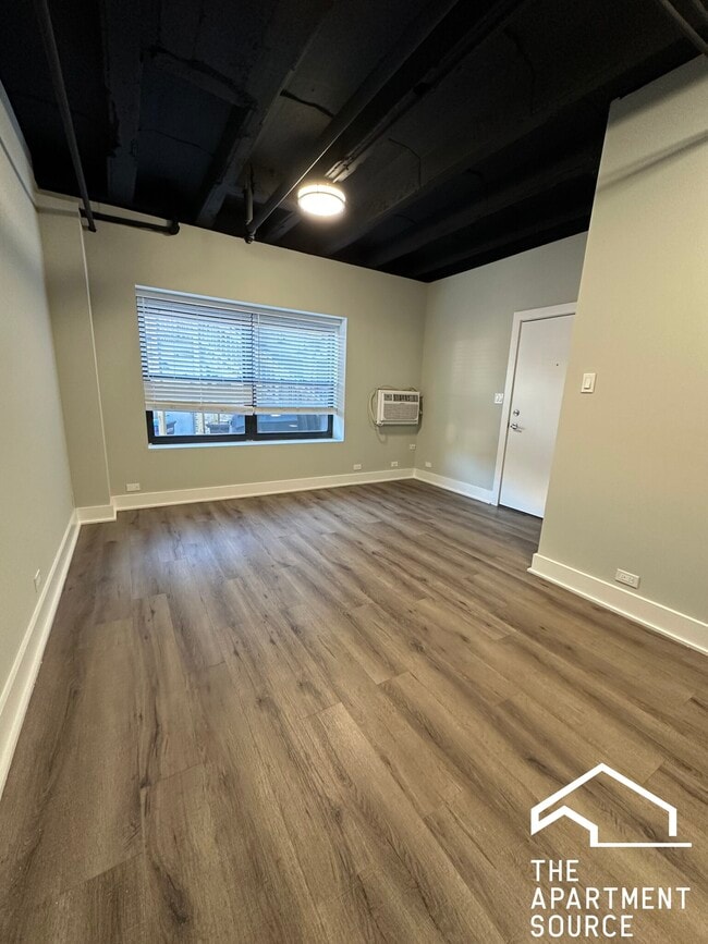 Building Photo - 725 St Johns Ave