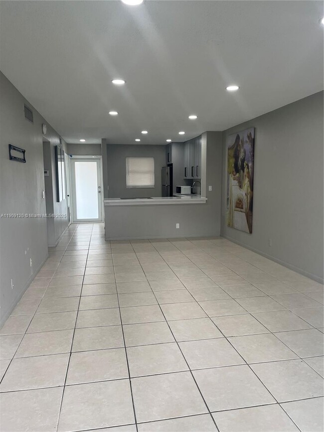 Building Photo - 100 Ashbury Rd