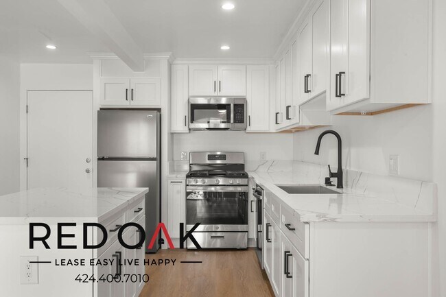 Foto del edificio - 17830 Sherman Way