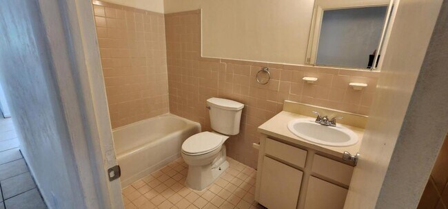 Foto del edificio - 1115 NW 6th Pl