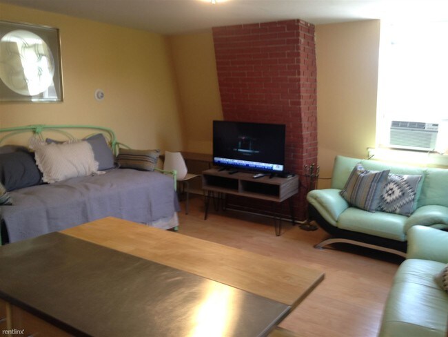 Building Photo - 1 br, 1 bath Apartment - 108 Fairview Ave