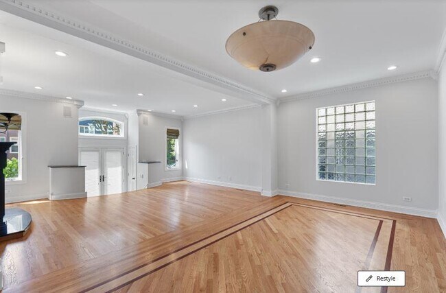 Building Photo - 4 bedroom in Chicago IL 60614