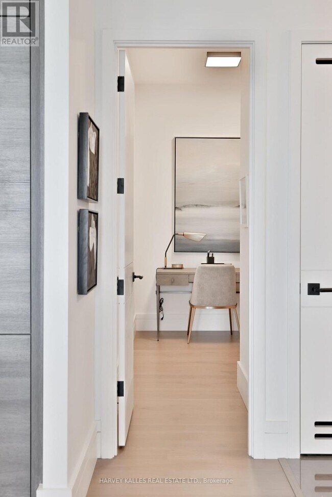 Photo du bâtiment - 215 Lonsdale Rd