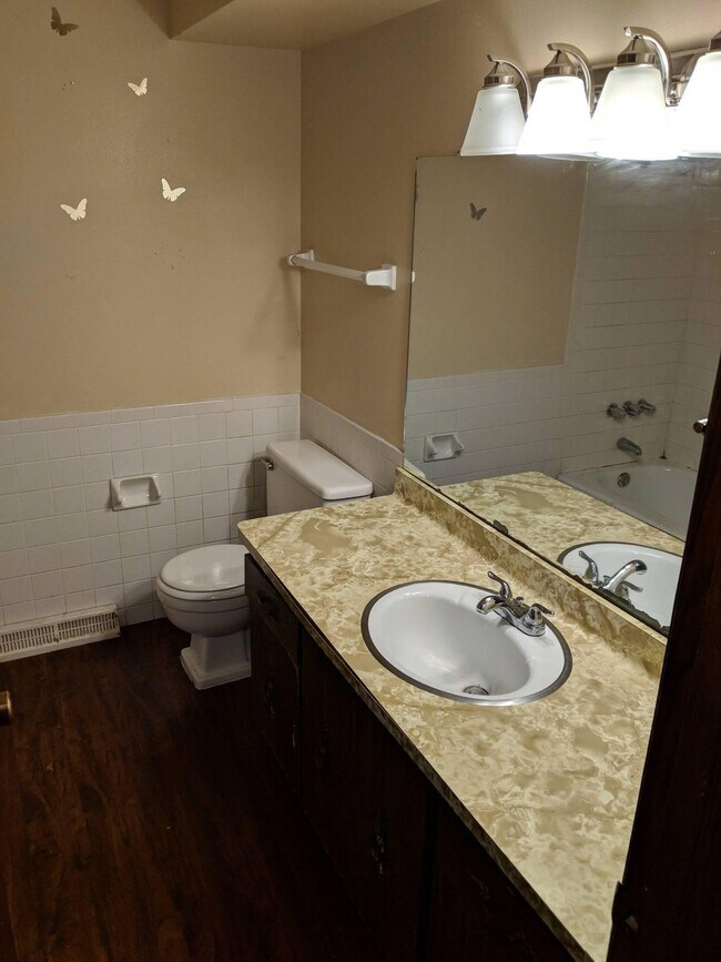 Foto del edificio - 5714 N 96th St