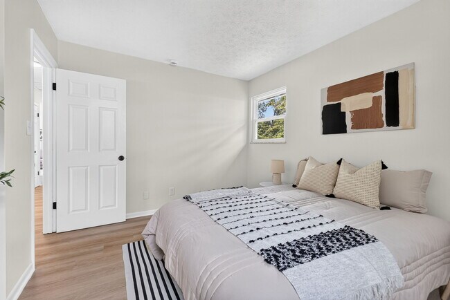 Building Photo - 2491 Brocton Ct