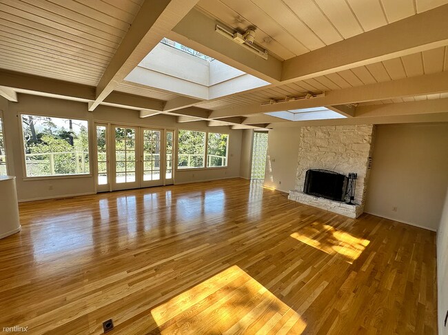 Building Photo - 3 br, 2 bath House - 3300 7th Place