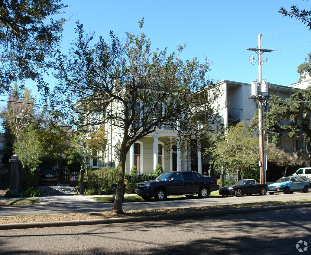 Foto del edificio - 1428 Jackson Ave