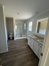 Building Photo - 1102 Catawba St