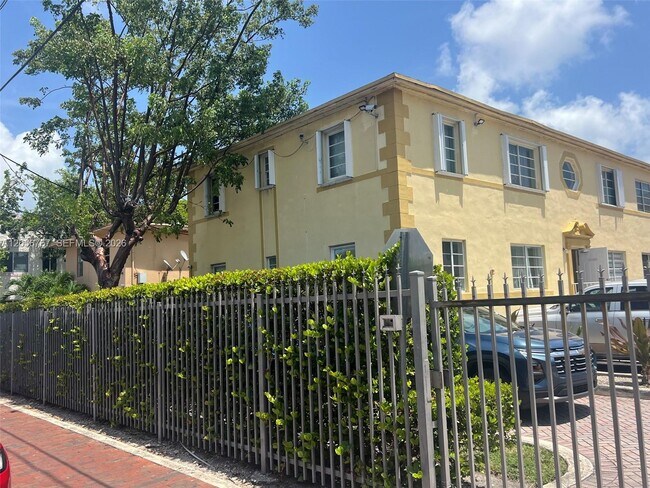 Foto del edificio - 1326 SW 6th St