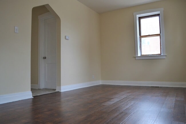 Building Photo - 3759 S Union Ave