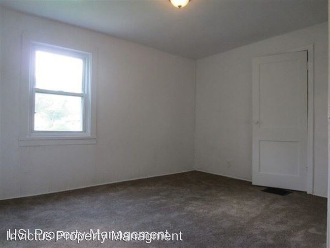 Building Photo - 4 br, 1 bath House - 3205 N Gladstone
